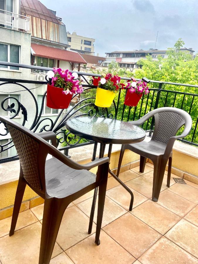 M&m Center With Free Parking Apartment *